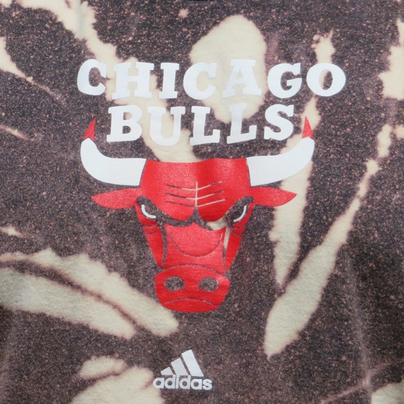 Chicago Bulls Adidas Spiral Bleach Tee XL - Picture 3 of 5